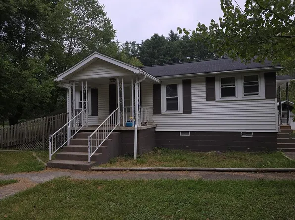 322 Saxon Rd, Fairdale, WV 25839