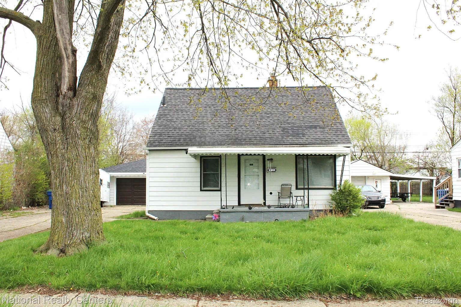 13033 Couwlier Ave photo 1