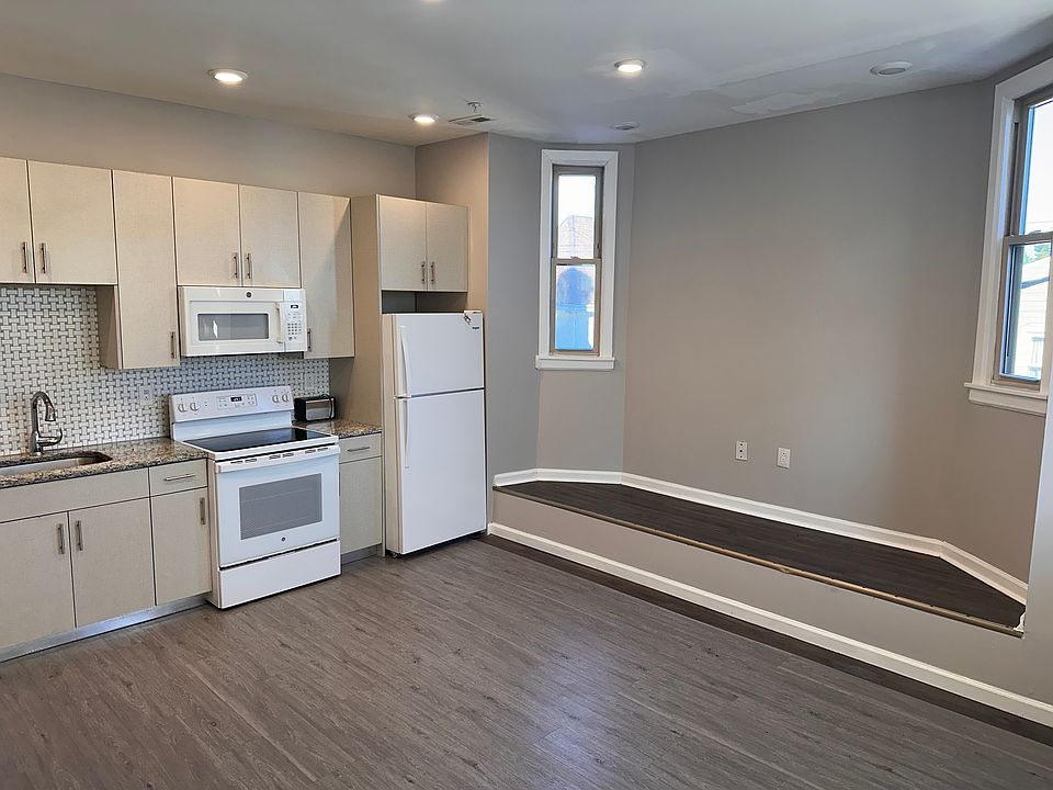 1st image of 4900 Unruh Ave #5