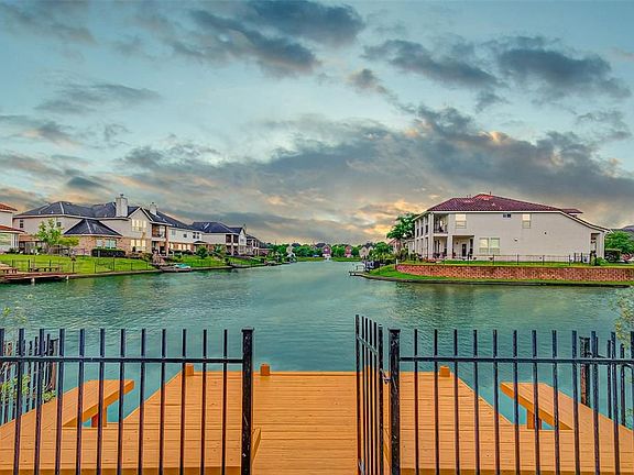 2nd image of 2338 Alassio Isle Ct