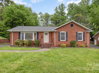 1915 Edgewater Dr, Charlotte, NC 28210