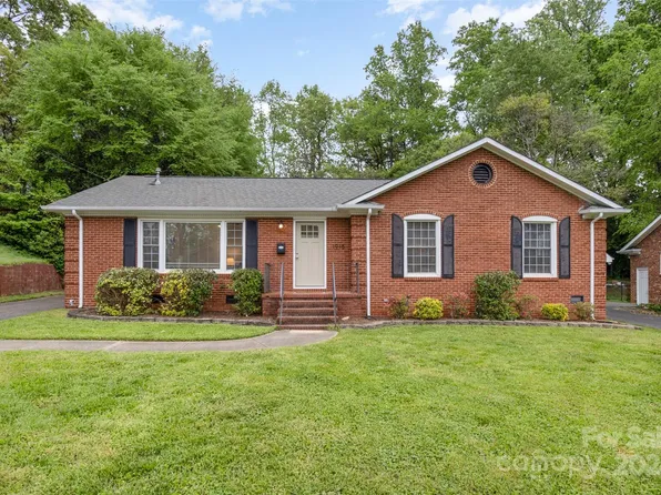 1915 Edgewater Dr, Charlotte, NC 28210