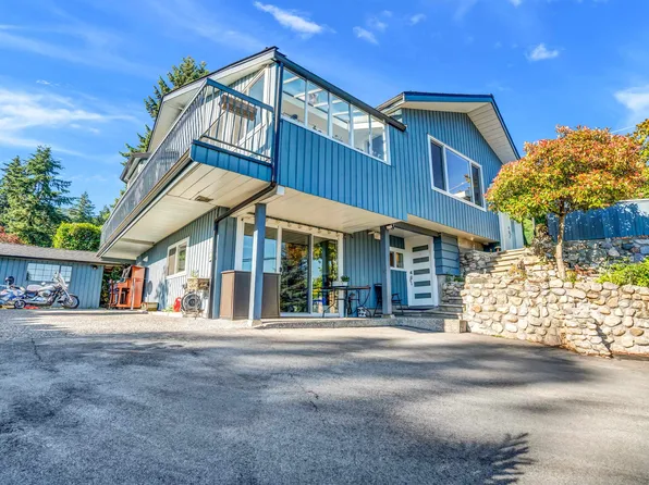 300 Balmoral Rd W, North Vancouver, BC V7N 2V3