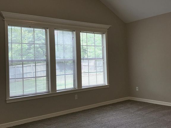 4th image of 2096 E Stanwyk Dr