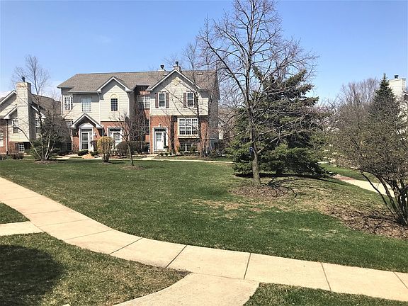 4th image of 18875 S Vanderbilt Dr