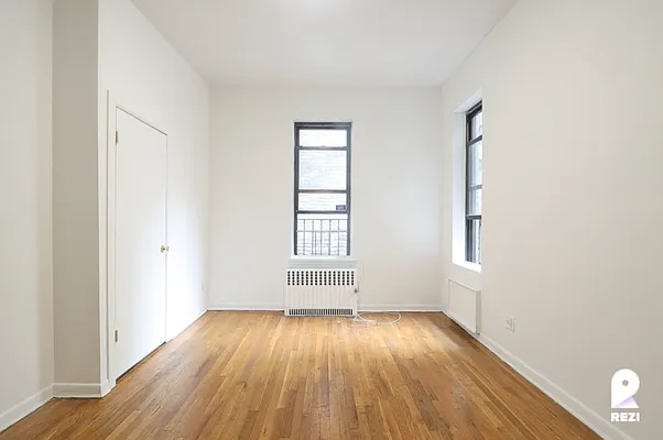 Rented by REZI | media 7