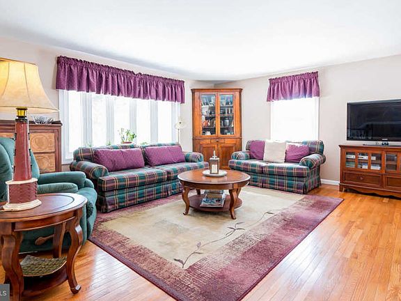 4th image of 9 Severn Dr