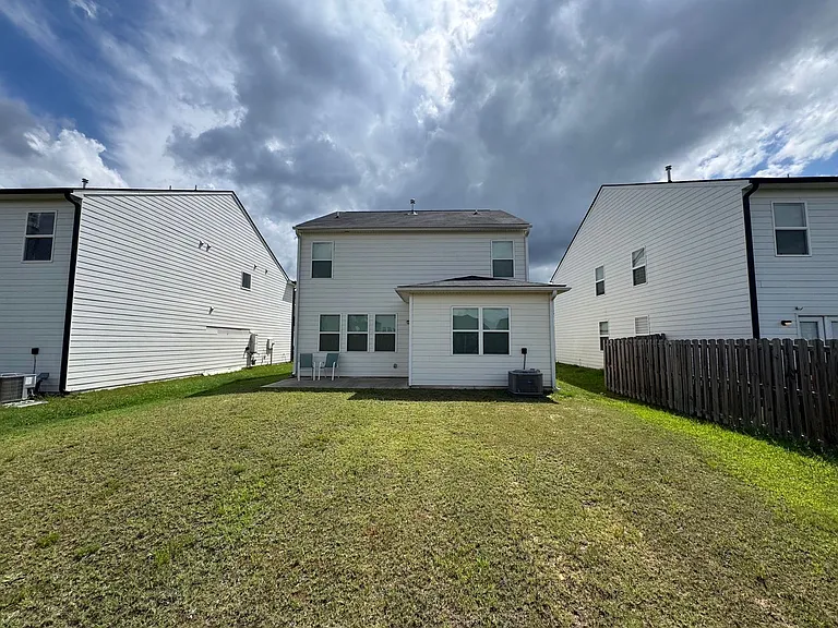 430 Whitby St — Photo 21