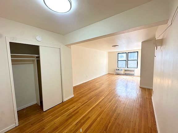 2nd image of 925 E 14th St APT 2F