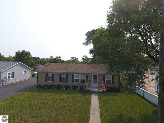 4th image of 388 N 3rd St