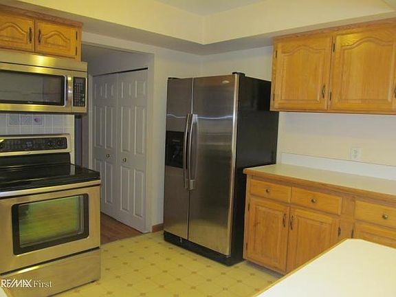 3rd image of 36817 Gregory Dr