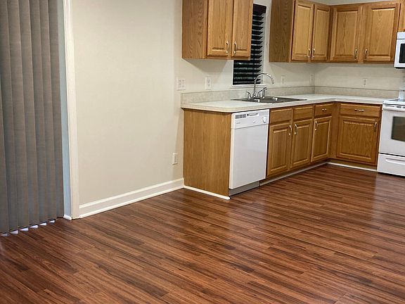 4th image of 9075 103rd Ct