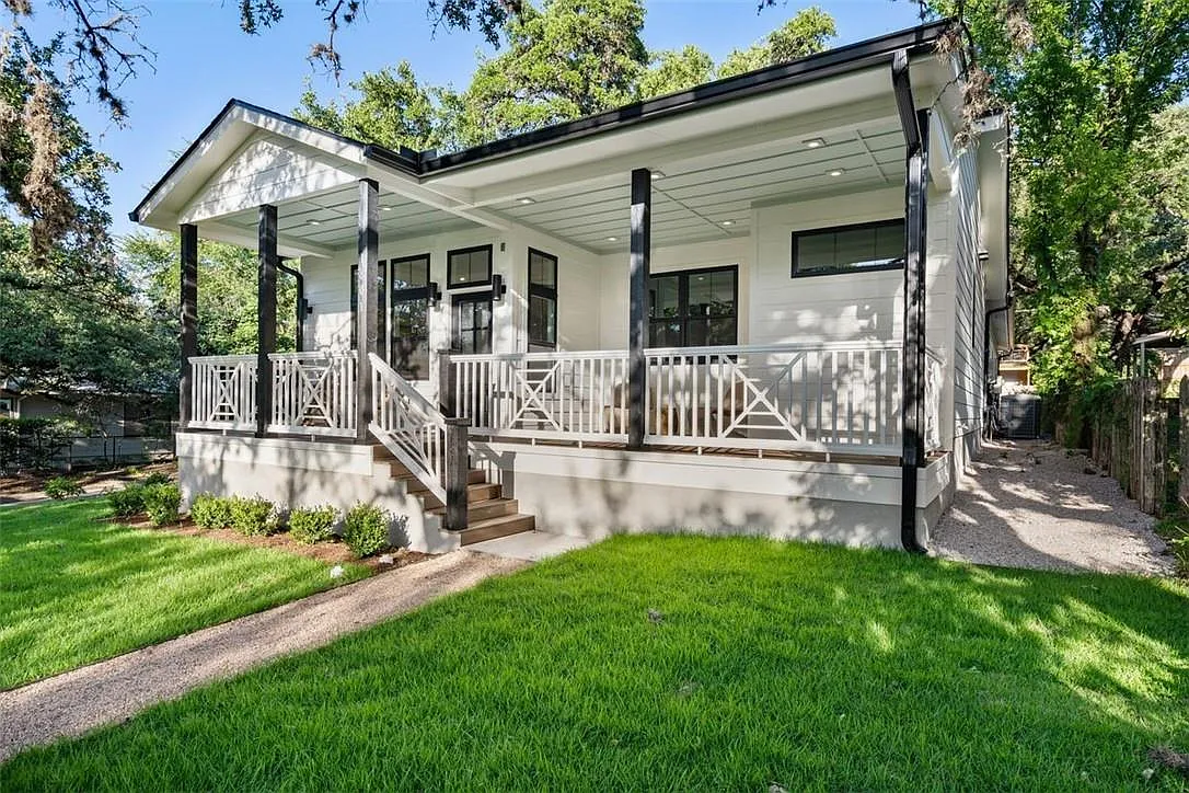 2 bed, 2.0 bath, 1389 sqft, $5,999 — Photo 3