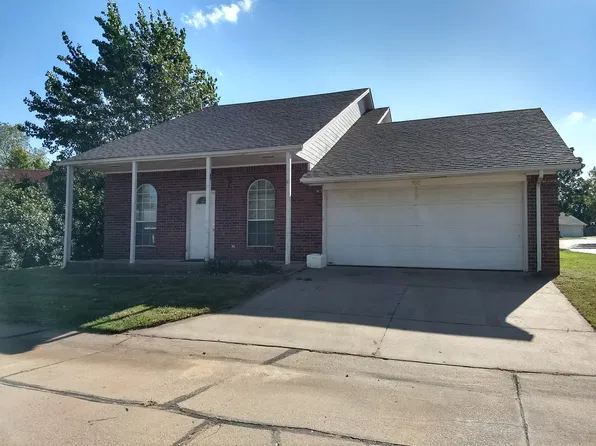 202 S Timbercrest Ct, Stillwater, OK 74075