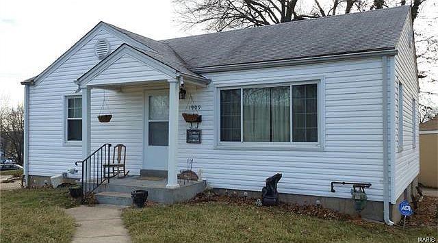 1st image of 1909 Overland Dr