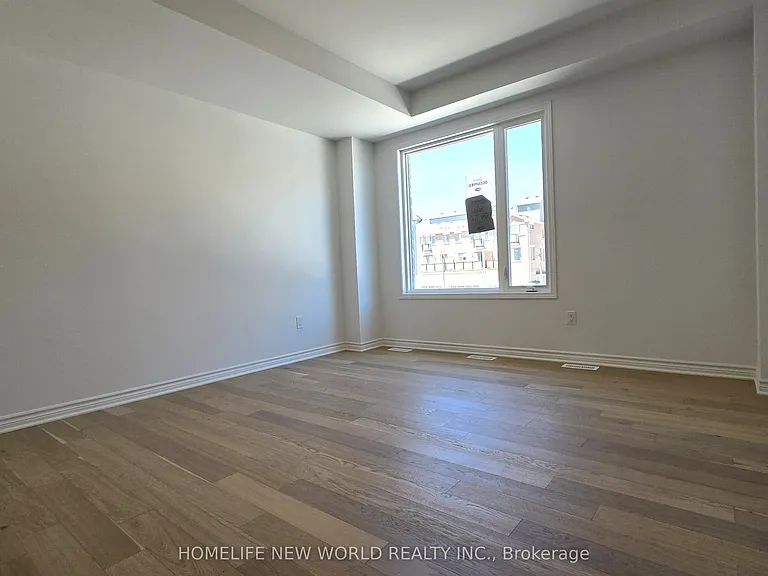 109 Avani Ave — Photo 3