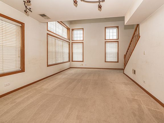 4th image of 151 Castlewood Ct #151
