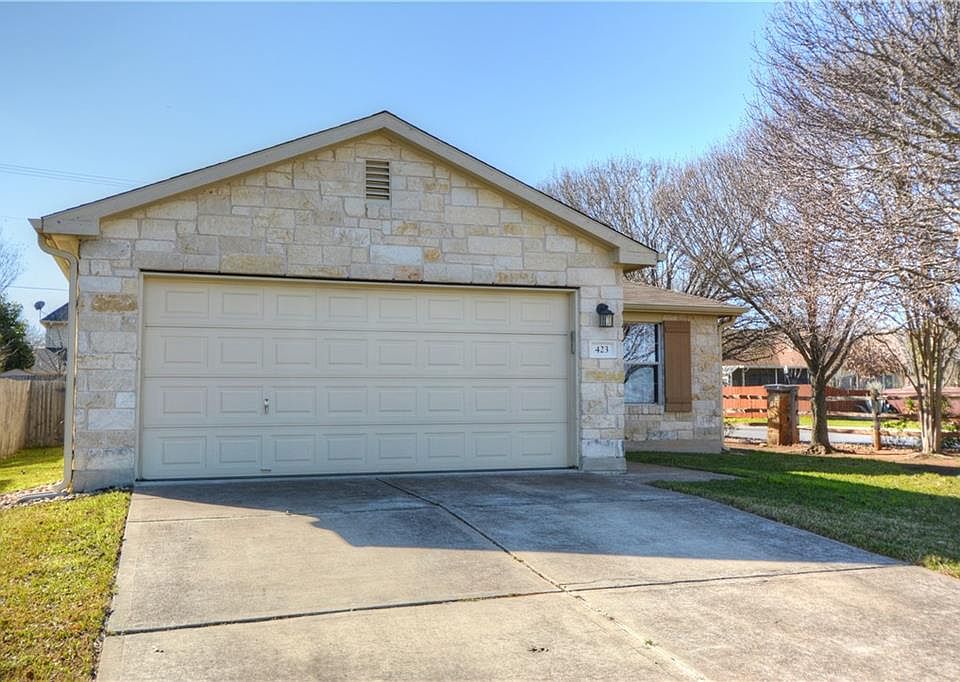 1st image of 423 Meadow Park Dr
