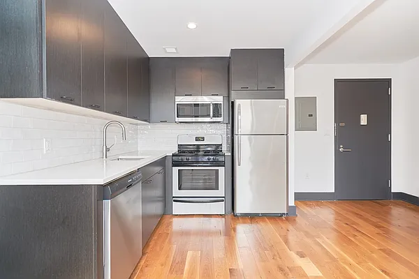 Rented by Living New York | media 8