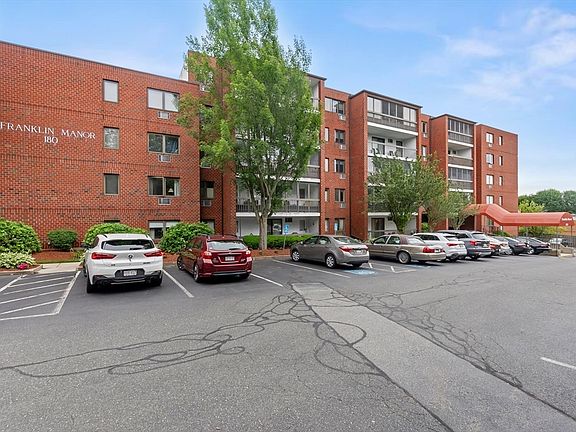 3rd image of 180 Green St APT 101