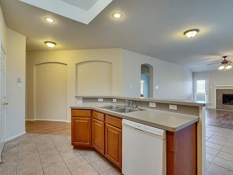 9804 Westmere Ln — Photo 8