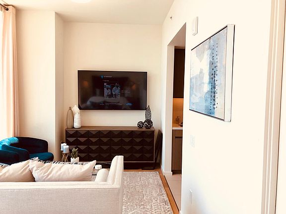5th image of 889 Francisco St Unit 3805