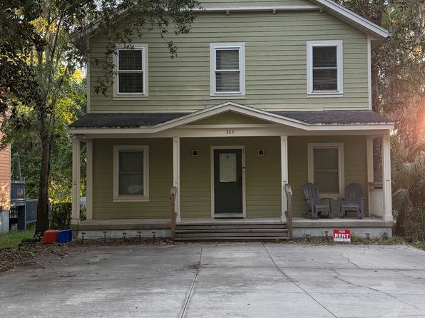 302 NW 27th Ter