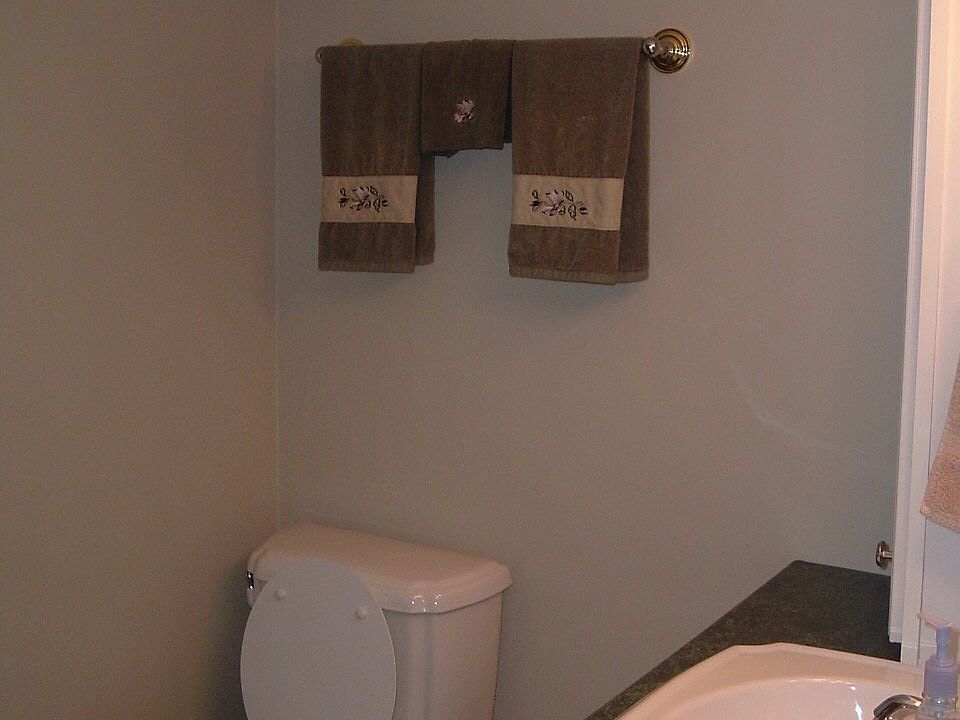 2nd floor Bathroom