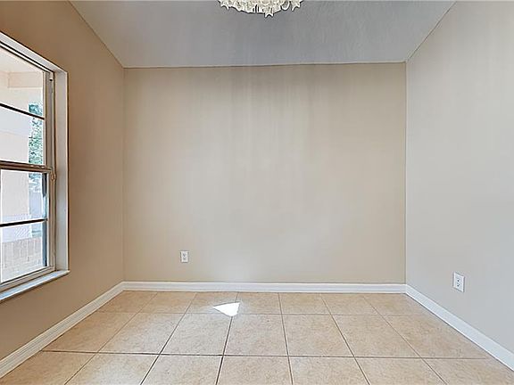 4th image of 10113 Serotina Ct