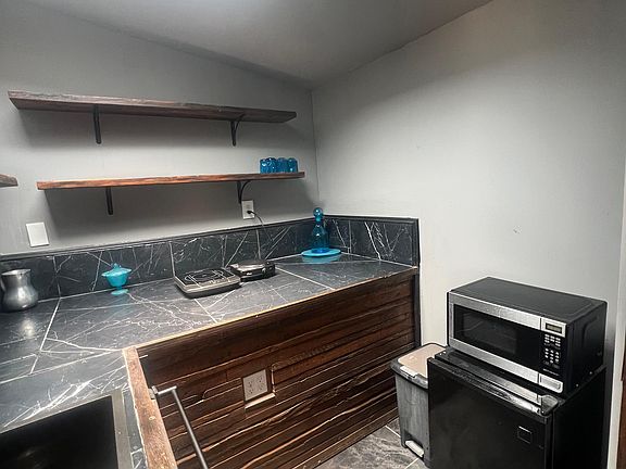 4th image of 7568 Valle Vista Dr #2