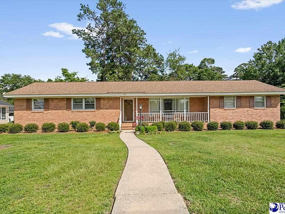1st image of 1812 Woods Dr
