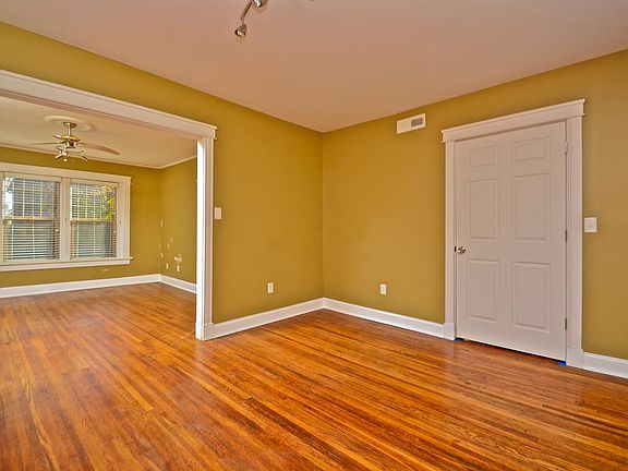 3rd image of 3010 Grand Ave