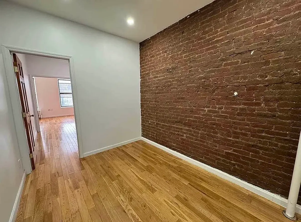 Building Photo - 351 5th Ave #7
