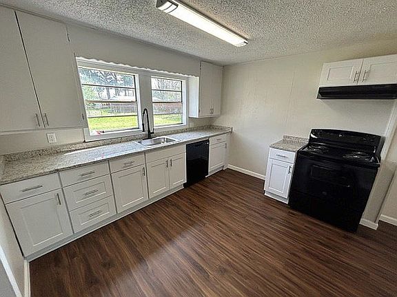3rd image of 104 E 25th St