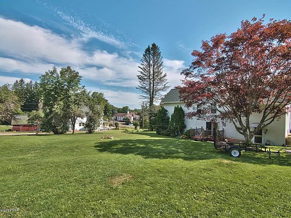 3rd image of 114 Ramble Rd