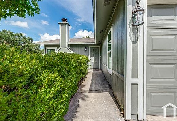 4th image of 2702 Buzz Aldrin Dr
