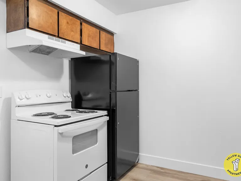 YELLOW DOOR APARTMENTS — Photo 22
