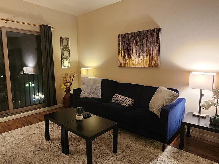 450 J St #4111 — Photo 2