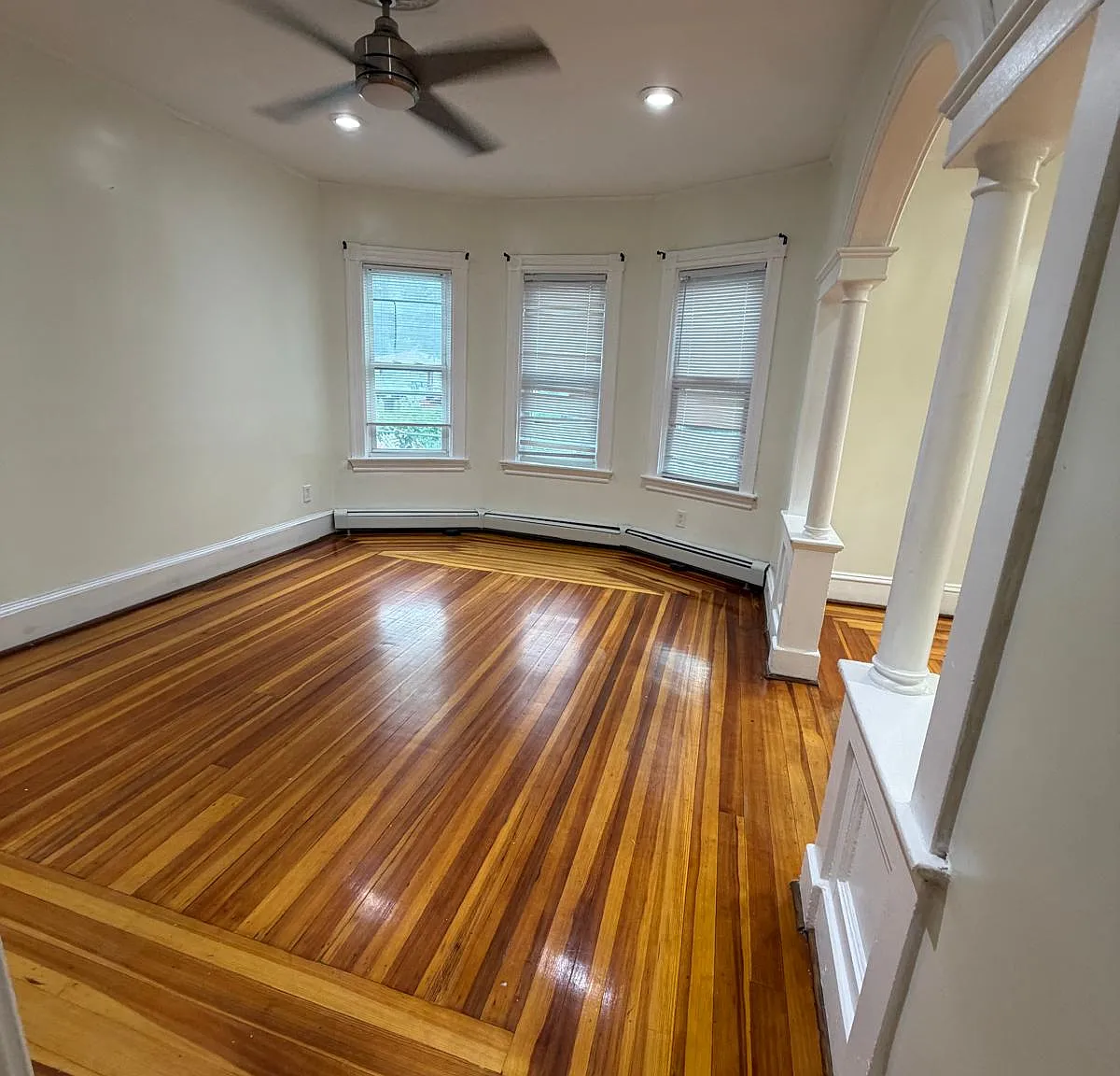 3 bed, 1380 sqft, $2,300 — Photo 4