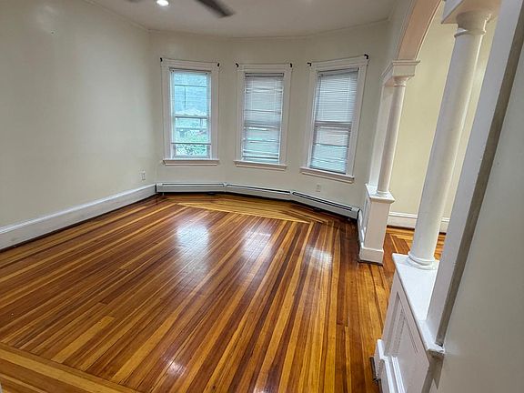 4th image of 32 Reynolds Ave Unit 1