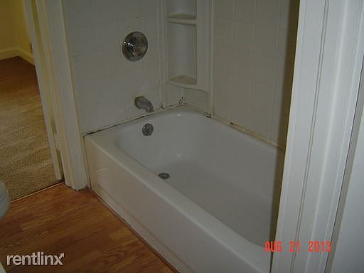 5th image of 2832 Washington Ave
