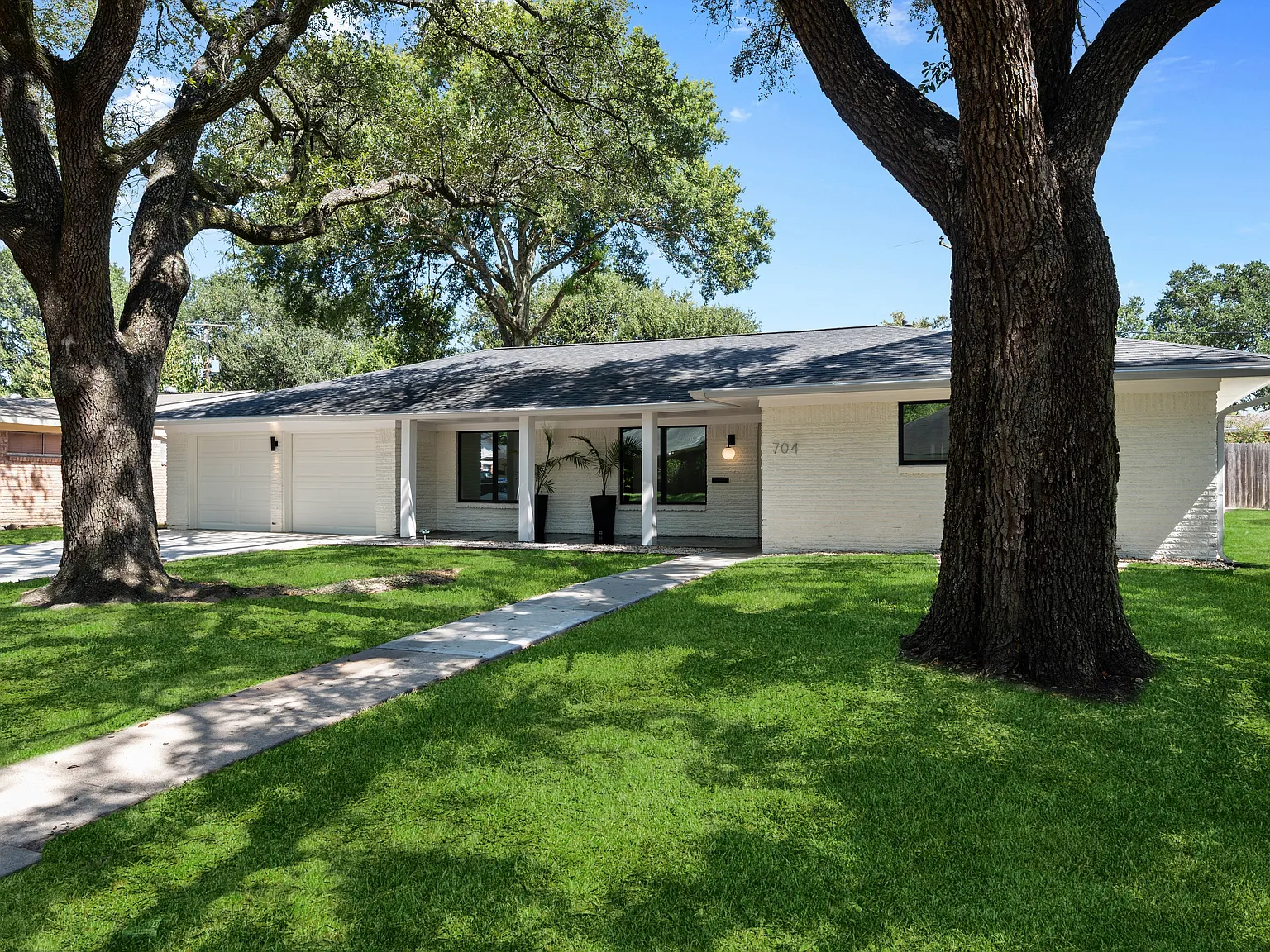 3 bed, 2000 sqft, $2,900 — Photo 2