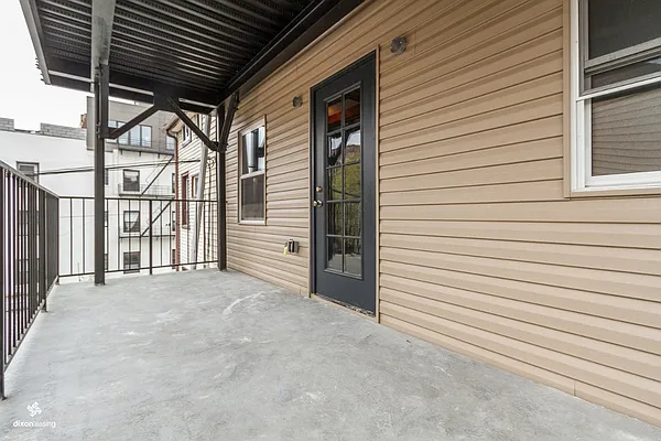 Rented by Dixon Advisory USA Inc. | media 11