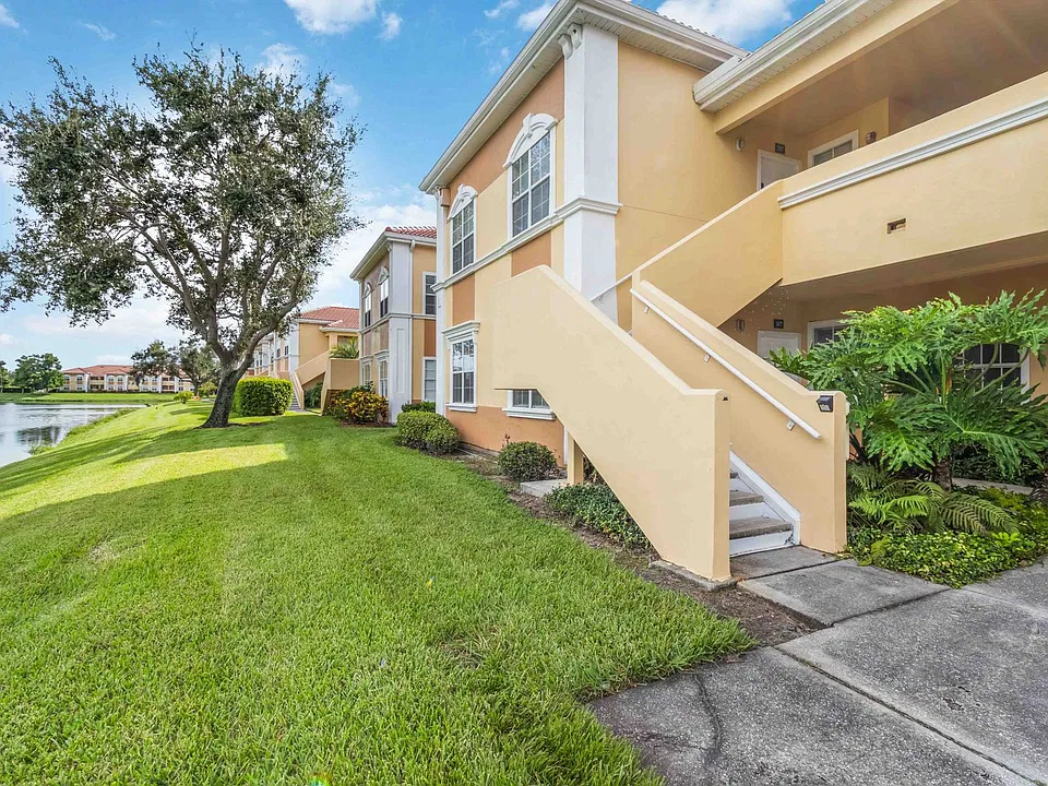1050 Villagio Cir #107