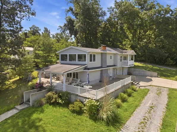 20051 Michalic Ln, West Frankfort, IL 62896