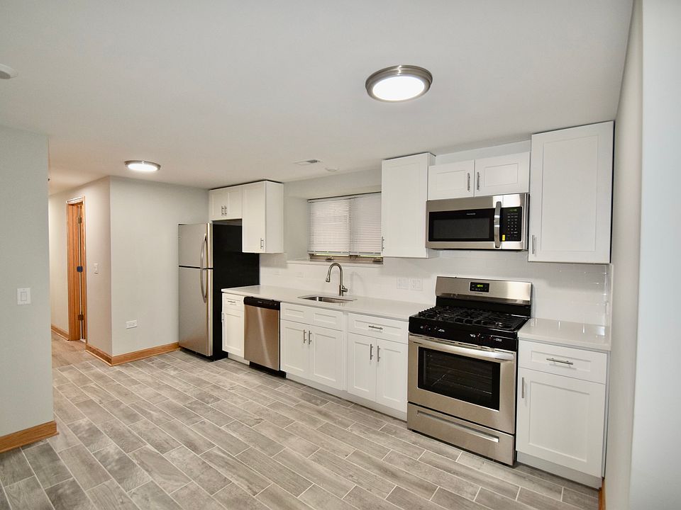 1st image of 2027 W Farragut Ave #B