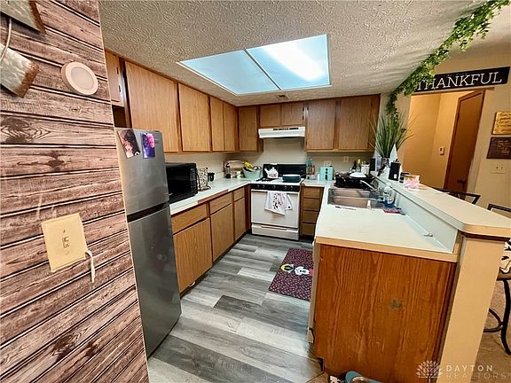 5th image of 2750 Greystone Dr APT F