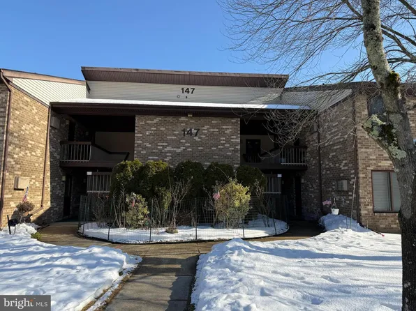 147 Amberly Dr Unit H, Manalapan, NJ 07726
