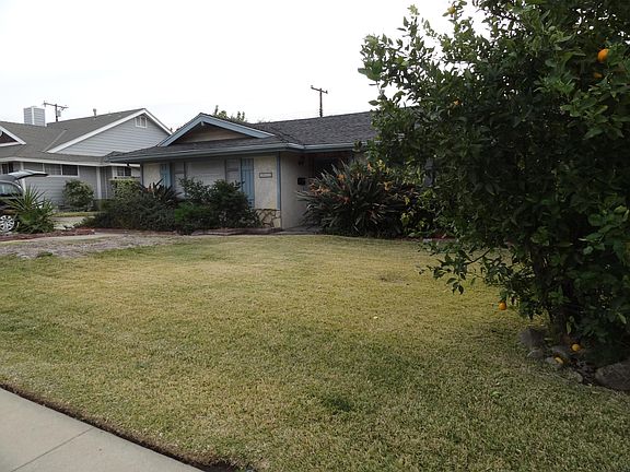 3rd image of 1032 E Buckboard Ave