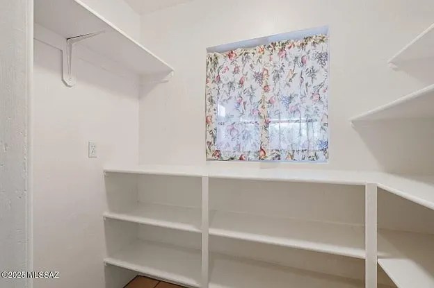 1308 E Spring St — Photo 12